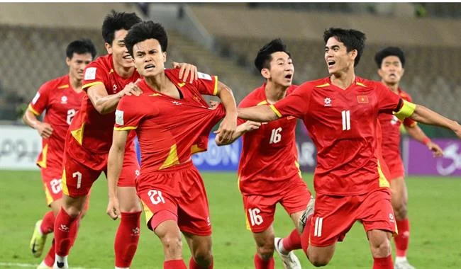 Đội tuyển eSports đang thi đấu trong một giải đấu lớn